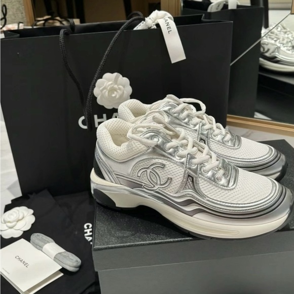 BRAND NEW Chanel Leather Trainers - Picture 3 of 10